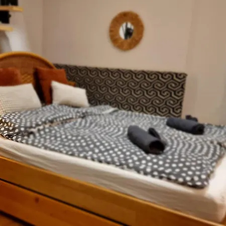 Bercsenyi - Close To The Gellert Thermal Bath Apartment *
