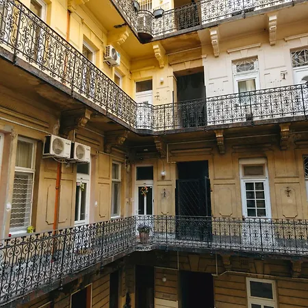 Bercsenyi - Close To The Gellert Thermal Bath Apartment Budapest