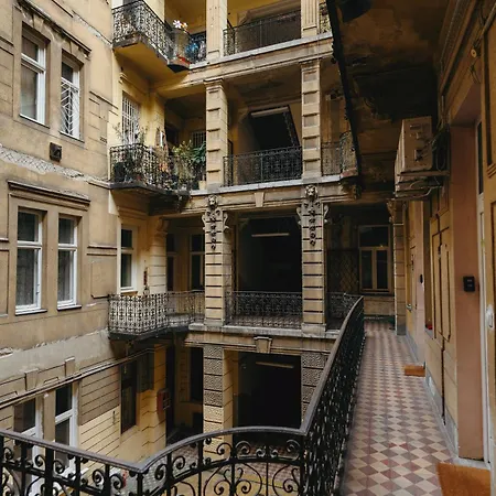 Bercsenyi - Close To The Gellert Thermal Bath Apartment Budapest